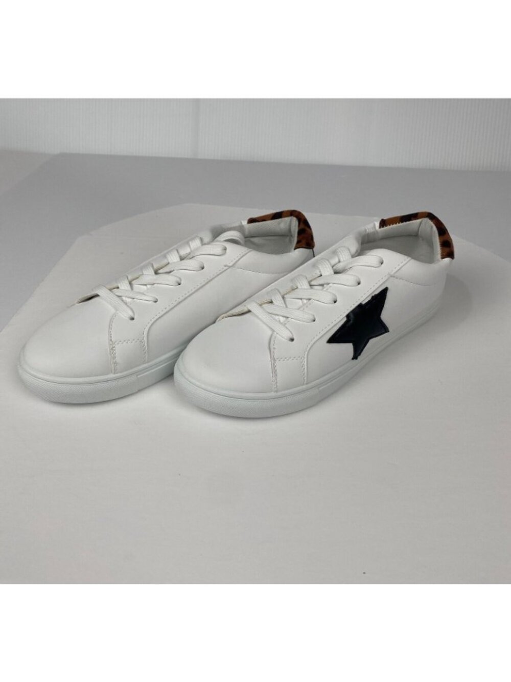 C&C California Women’s Comfortable Designer Lace Up Stylish Casual Shoes Size 10